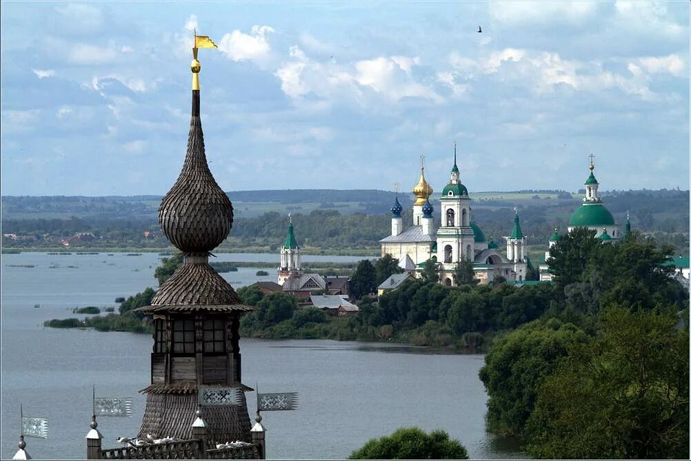 Ярославль достопримечательности на машине. Озеро неро ростов великий. ростов ярославский озеро неро. ростов ярославская область озеро неро. ростов великий достопримечательности озеро неро.