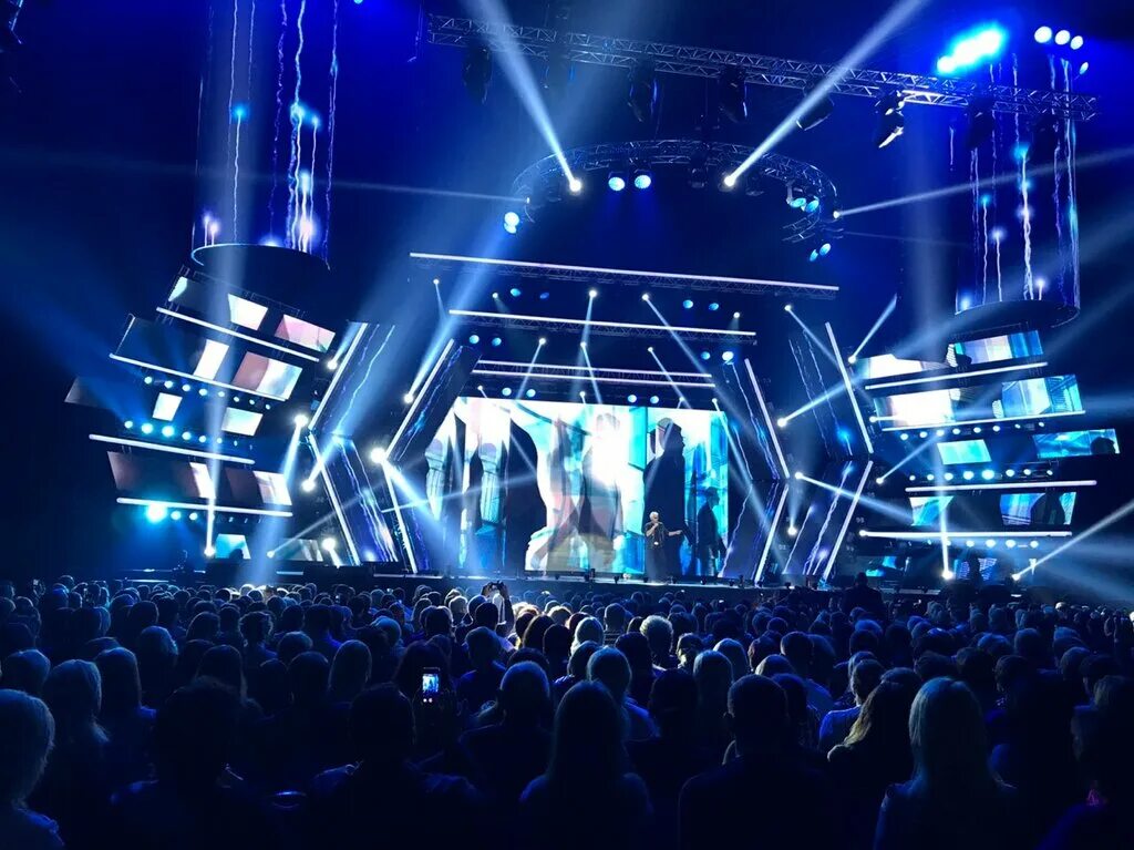 Видеопродакшн сочи. Антон видеопродакшн. Съемка видеоклипа. Ycs production фотостудия. Видеопродакшн сочи.