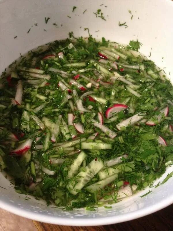 Корейский суп кукси. Холодный суп кукси. Окрошка кукси. Кимчи. Окрошка кукси.