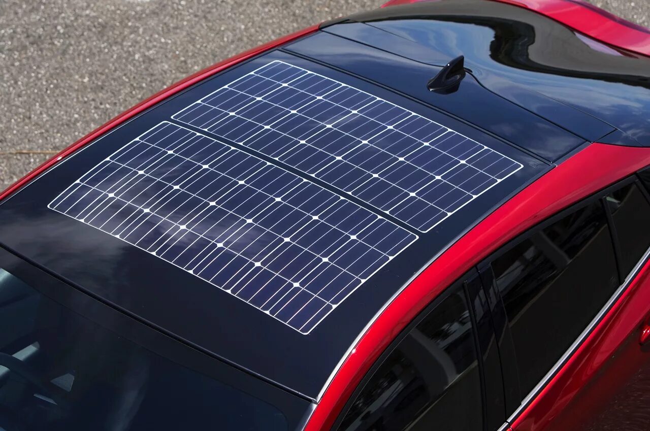 Купить мужские на солнечных батареях. Toyota Prius PHV Солнечная батарея. Тойота Приус на солнечных батареях. Солнечная батарея на Audi s8. Ауди люк с солнечной батареей.