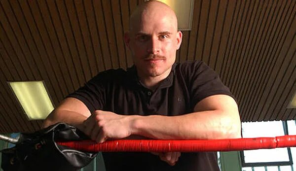 Alex wright. Алекс райт рестлер. алекс райт рестлер онжк берлин. alex wright wrestler 1995. алекс райт и стена.