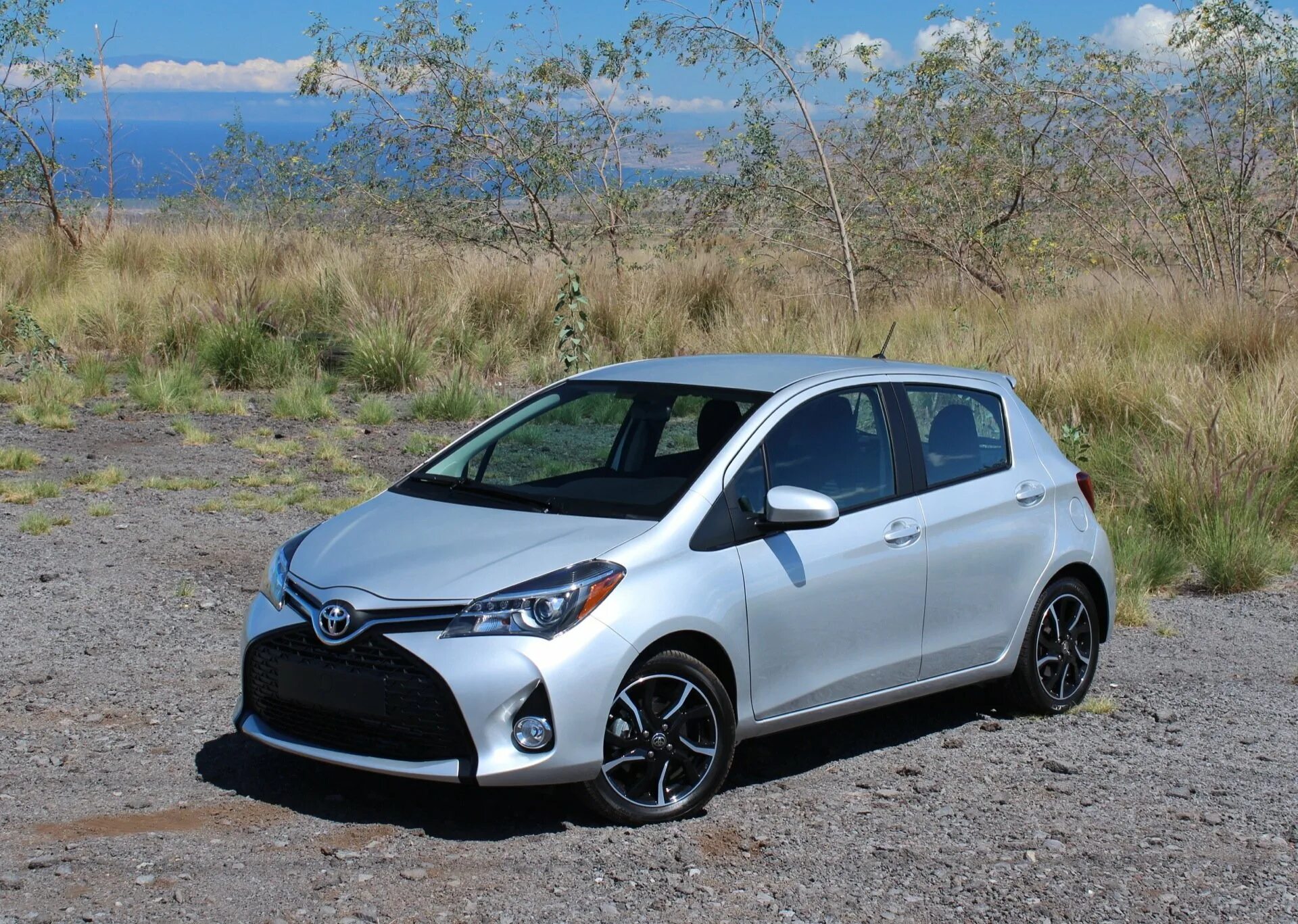 Toyota vitz 2018. Toyota Yaris 2015. Тойота Витц 2022. Toyota Vitz Yaris. Тойота Ярис 2016.