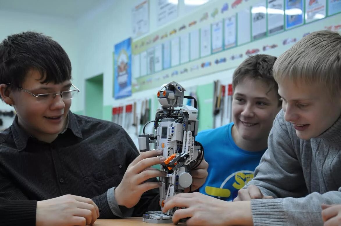 детский технопарк кванториум. робототехника инновации. робототехник профессия. робототехника. организации робототехники.