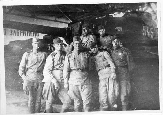 Трофейный танк ис 2. Экипаж ис 2. Танк ис-2 экипаж. Фотолетопись. Экипаж ис.