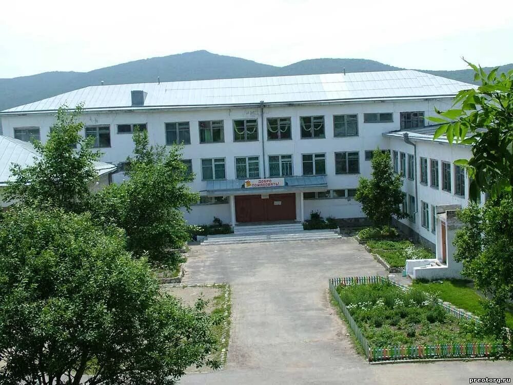 Школа преображение. Занятия в школе фото. Пгт преображение лазовский район. Детский хор преображение пенза. Школа преображение.