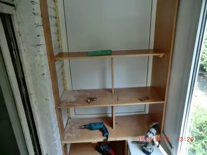 Полки в шкафу на балконе