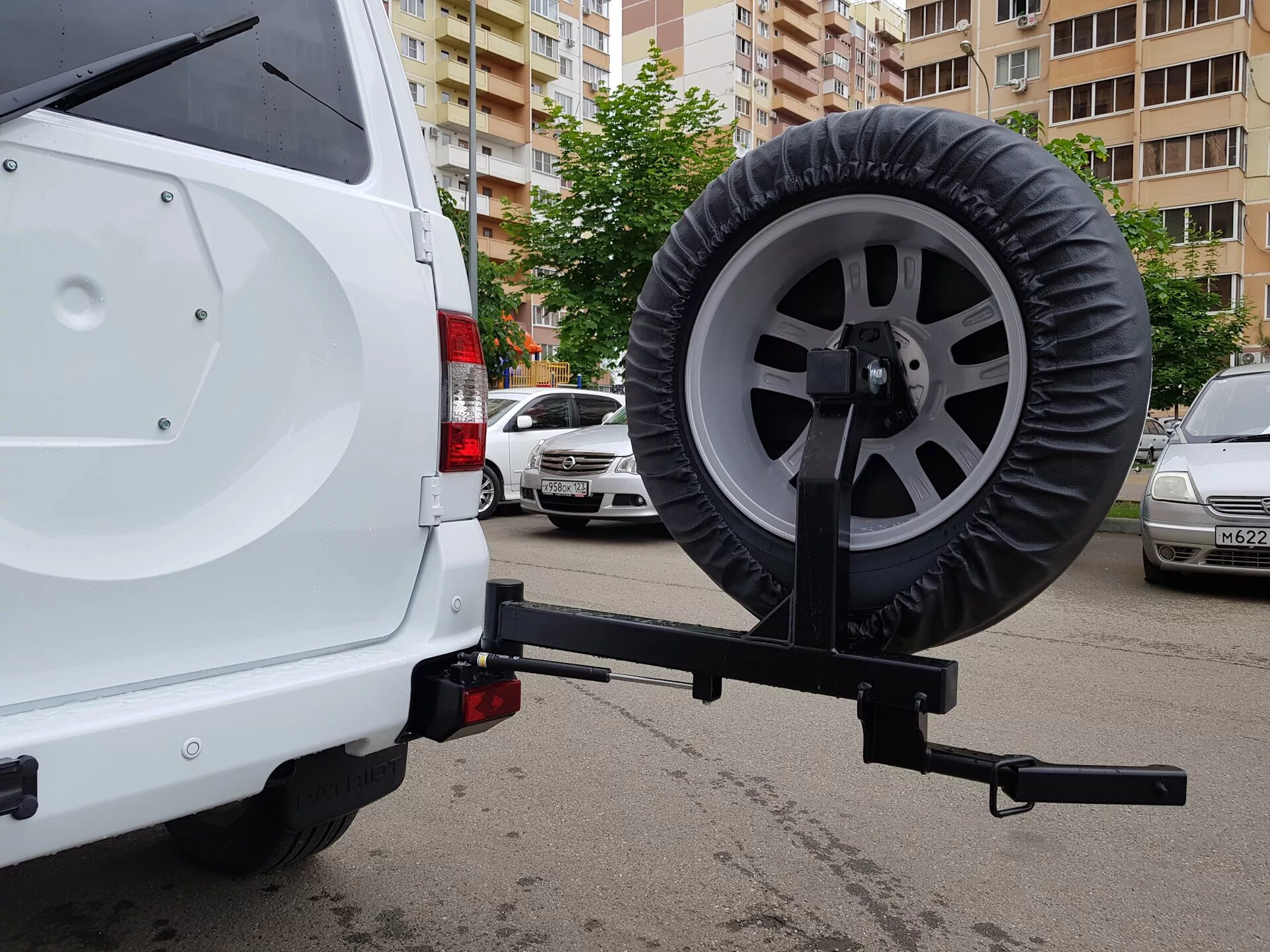 Как закрепить запаску