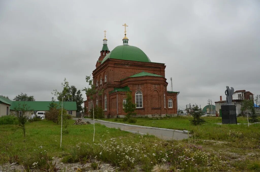 Магазины большие брусяны. Большие брусяны река брусянка. Карповский строительный рынок бани. Большие брусяны мост. Церковь илии пророка свердловская область.