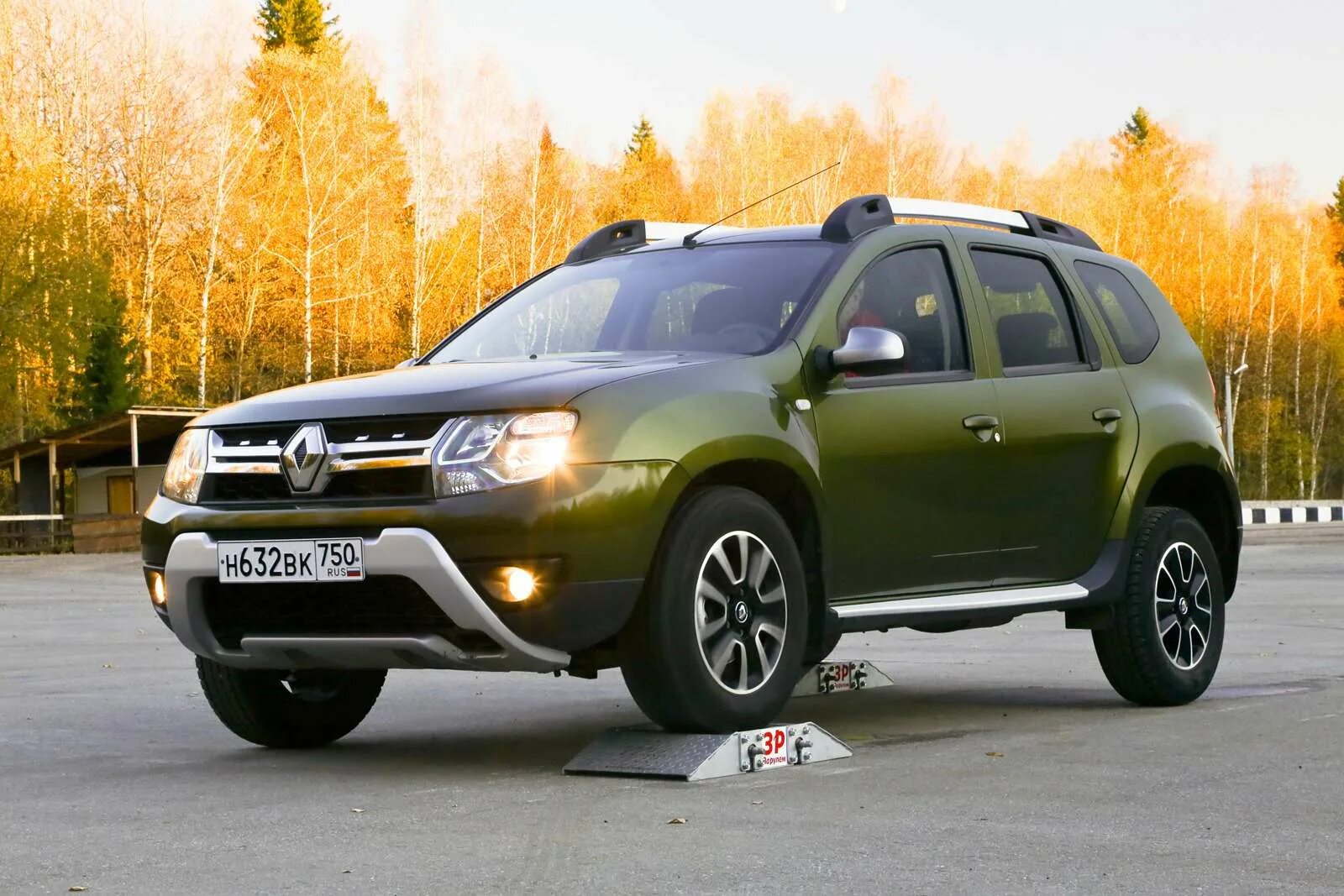 Рено дастер с пробегом полный привод. Renault Duster 1. Renault Duster полный привод. Рено Дастер 1 6 полный привод. Привод Renault Duster передний.