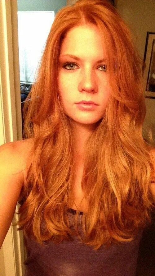 Julia adamenko рыжая. Рыжая девушка домашнее селфи. Рыжие девушки в джинсах. Рыжие девушки обычные. Рыжие фото девушек домашние.