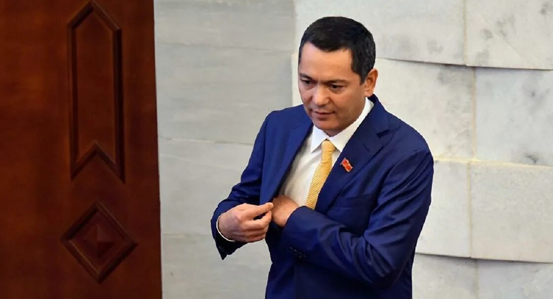 Касымкулов омурбек. Омурбек токтогулович бабанов семья. Омурбек токтогулович бабанов семья. Омурбек бабанов премьер министр. Омурбек токтогулович бабанов семья.