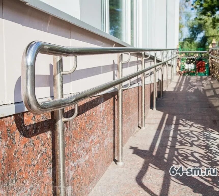 Перила нержавеющие инвалидов. Поручень двойной для пандуса пдп-1. перила для пандуса. ограждение для инвалидов. поручни для пандуса для инвалидов.
