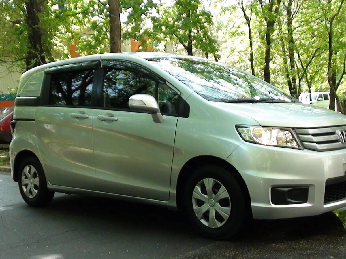 Honda freed 2012. Хонда Спайк 2012. Honda freed Spike. Honda freed Spike 2012. Хонда фрид 2012 купить