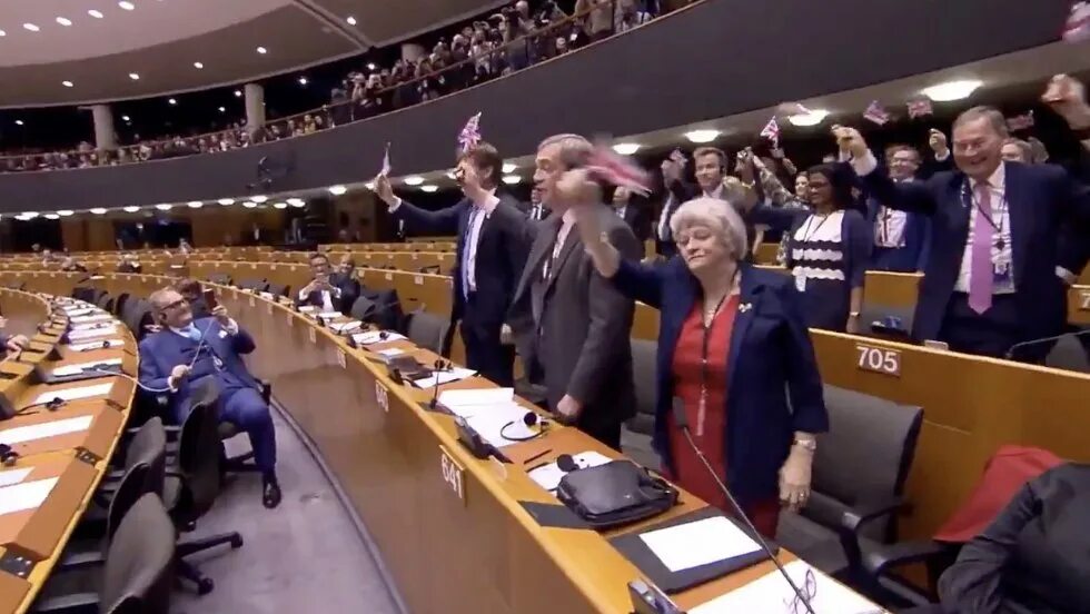 Дебаты в Европарламенте. Соглашение Великобритании и ЕС 2020. Бурные дебаты фото. Выборы в Великобритании Европарламента в 2019 фото. Конвенции англии