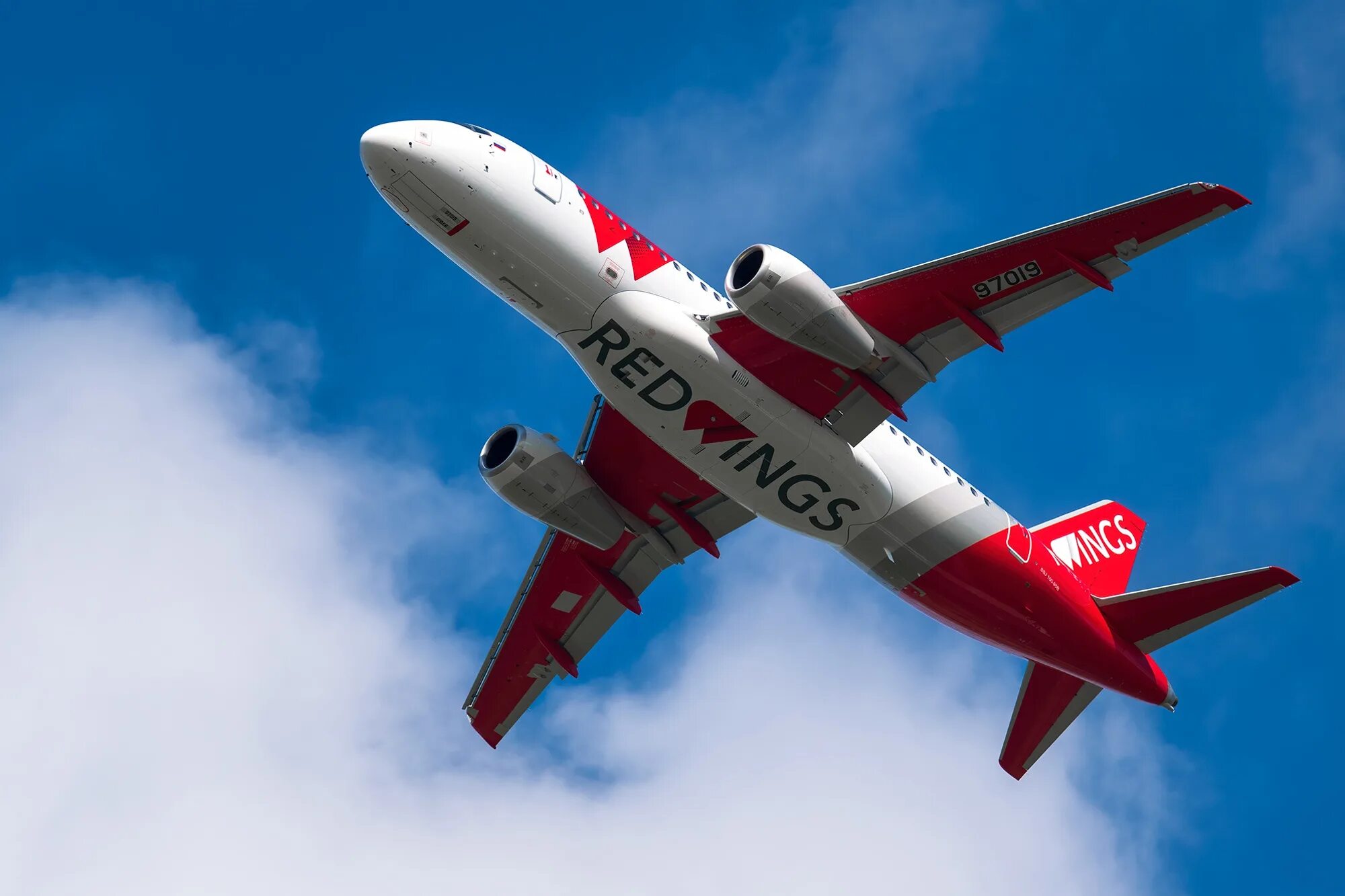 Самолет red. Суперджет 100 ред вингс. самолёт ssj-100 ред вингс. sukhoi superjet 100 ред вингс. sukhoi superjet 100 авиакомпании red wings..