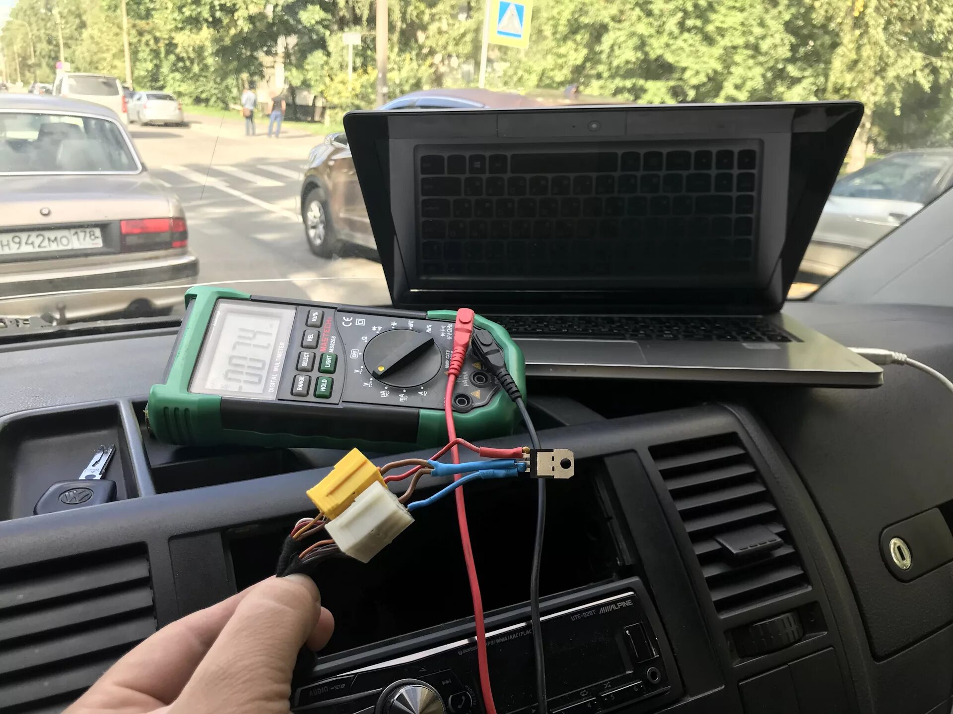 Тахограф mercedes sprinter 213. Спидометр камаз для тах. Спидометр маз под тахограф. Тахограф на мерседес a211. Схема тахограф камаз.