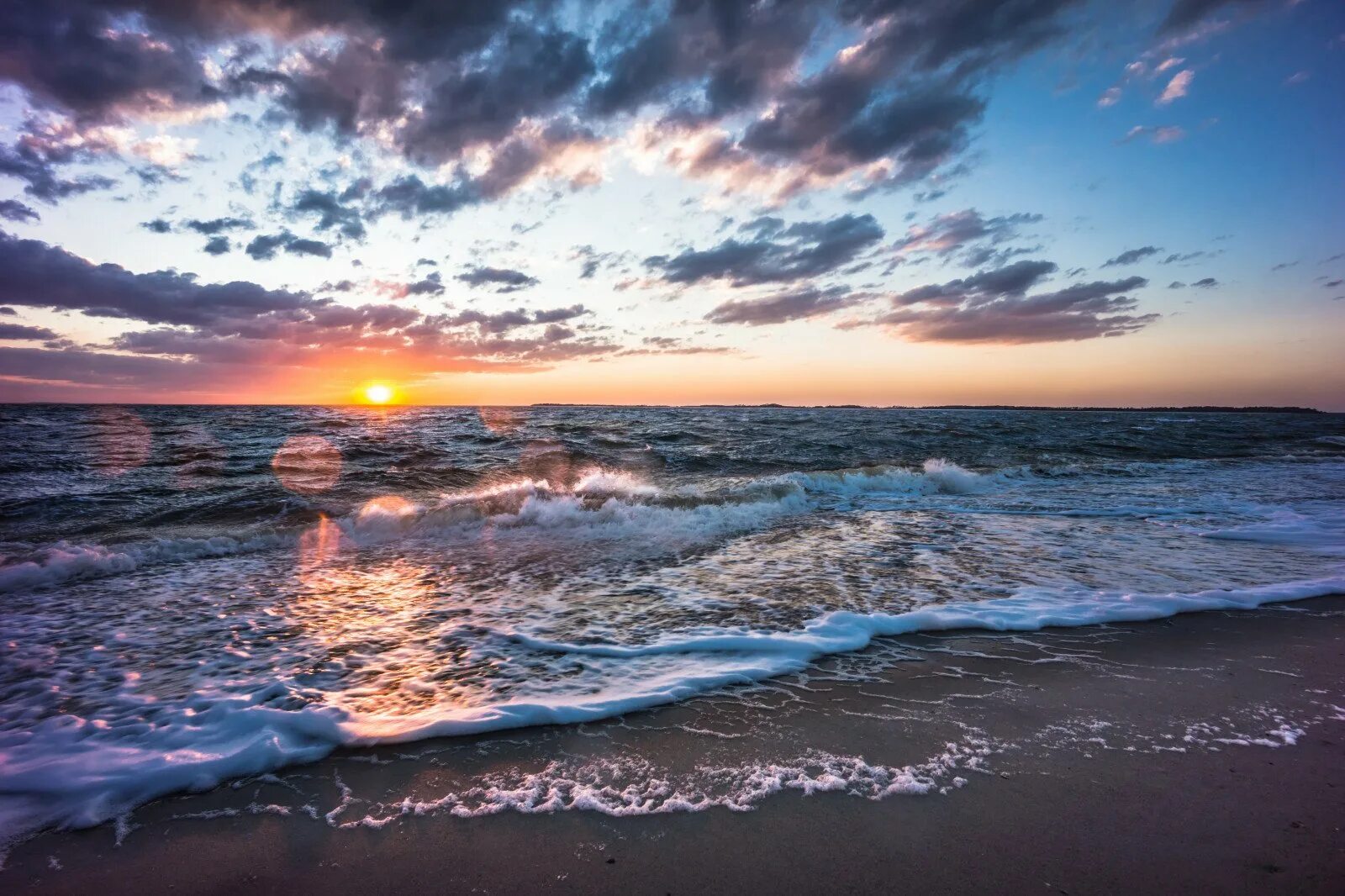 Море солнце в этом мире. Океан. Закат на море. Морской прилив. Море прилив.