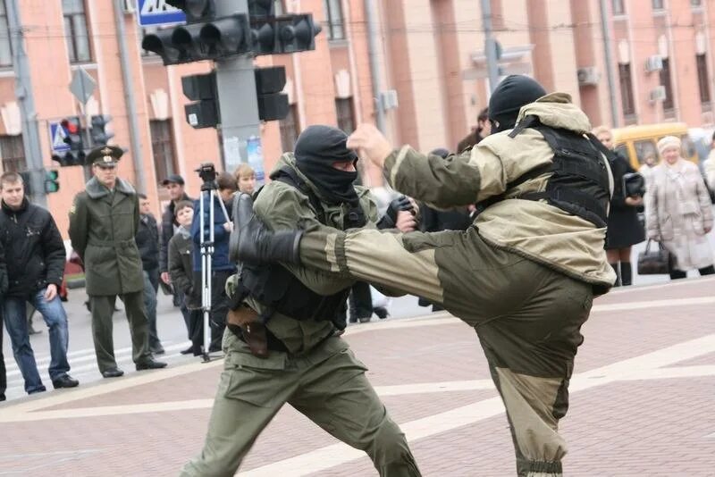 Омон драки. Рукопашка спецназа. Спецназ дерется. Спецназ в бою. Драка спецназа.