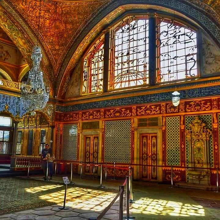 Какой дворец в холопе 2. Дворец Топкапы в Стамбуле. Музей дворца Топкапы в Стамбуле. Топкапы Стамбул дворец Султана Сулеймана.