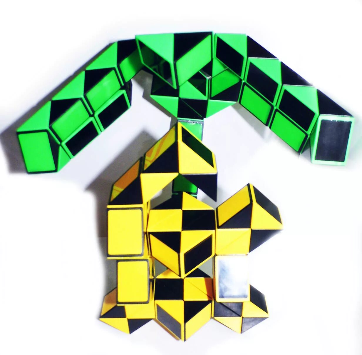 Змейка рубика 24 ракета. Фигурки из змейки рубика 24 элемента. Змейка рубика 24 элемента схемы сборки. Сделать из змейки 24 элемента. Сделать из змейки 24 элемента.