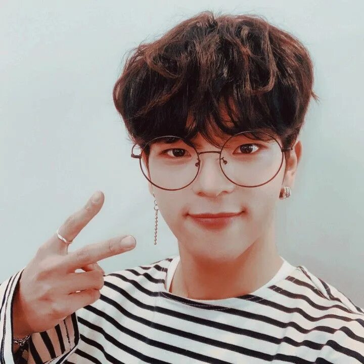 Уджин скз. Джин стрей. stray kids вуджин.