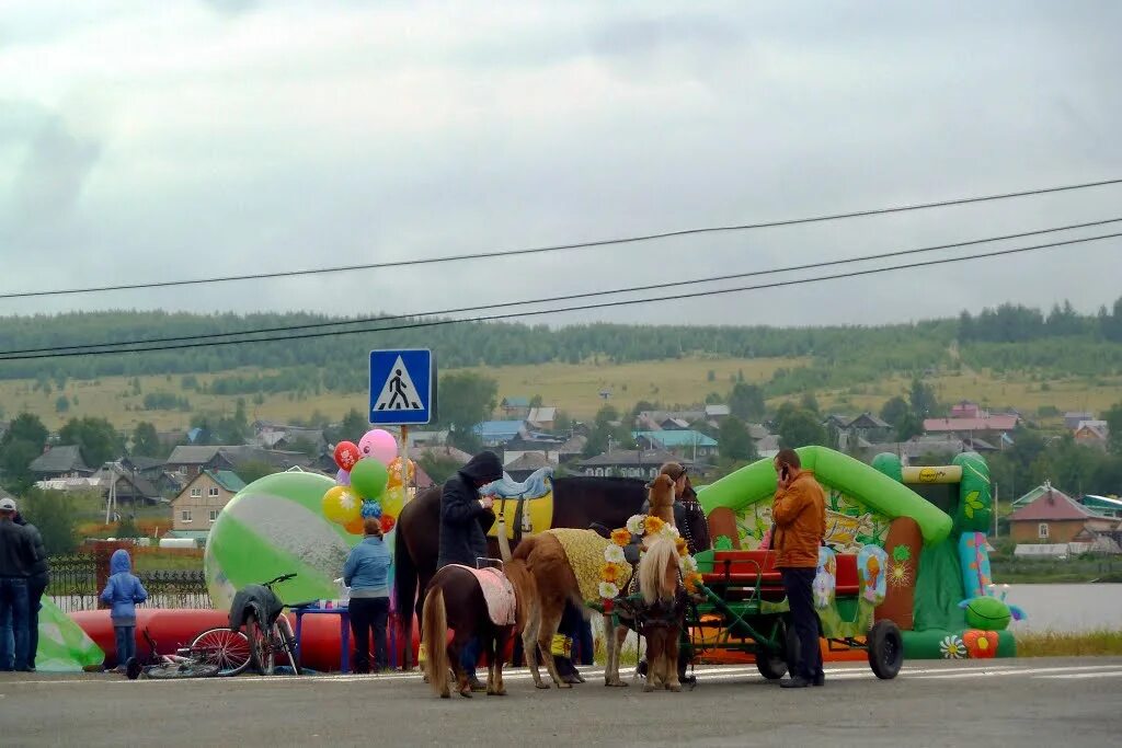 Пос висим храм. Пос. Поселок висим. Жители поселка висим. Дом мамина сибиряка в висиме.