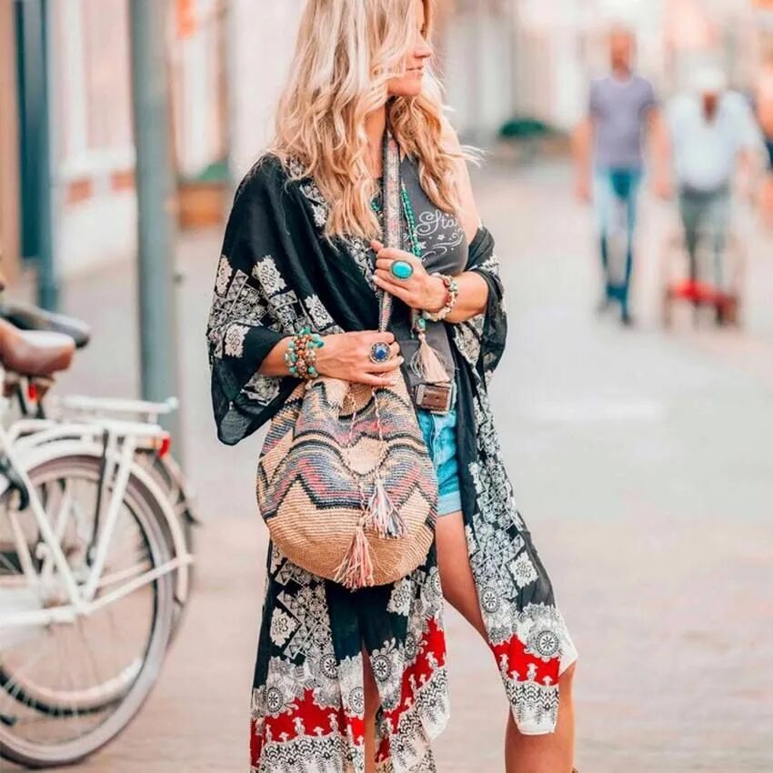 Стиль бохо шик 2020. Носим бохо. Стиль хиппи стритстайл. Стиль хиппи шик в одежде 2022. Стиль бохо шик 40е.