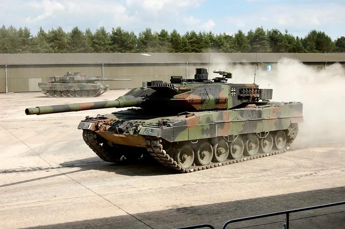 Panther kf51. Танк leopard 2a5. Танк леопард 2а7 mbt revolution. Танк leopard 2a7. Новый танк kf51 panther.