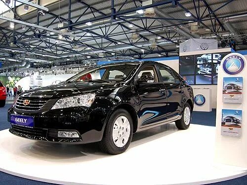 Линейка Джили Модельный. Geely Ukraine. Geely Emgrand линейка. Линейка седанов Джили. Корс групп джили