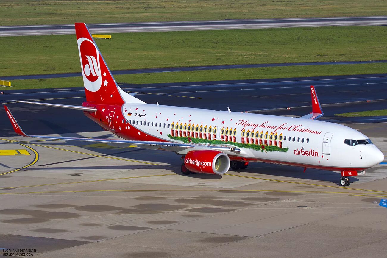 Самолёты Air Berlin. Новогодний самолет. Самолеты новый год ливрея. Рождественский самолет. Самолет нов слова