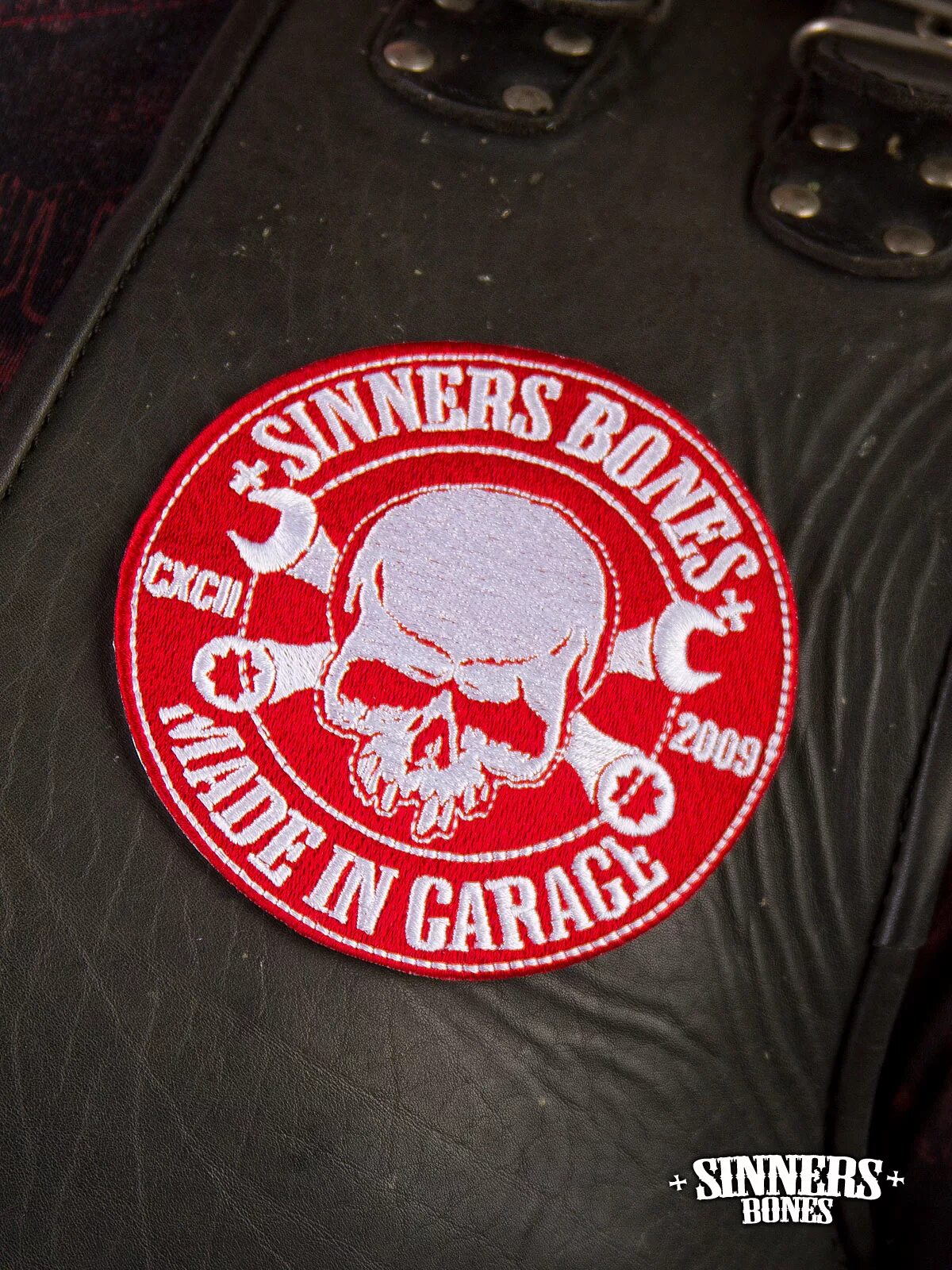 Sinners bones интернет магазин. Нашивка "made in Siberia". Made in Ural нашивка. Значок made in Garage. Нашивка Sinner.