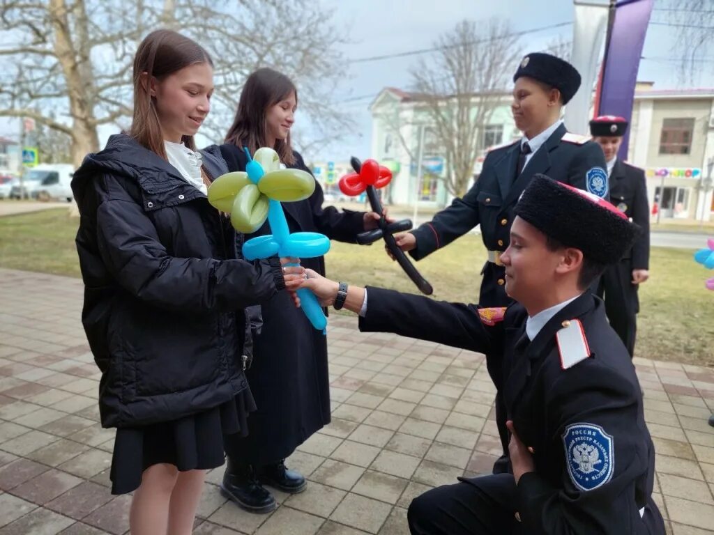 Выборы курганинск. Курганинск центр. Курганинские женщины полиции. Интернат в Курганинске. Патриотизм молодежи.