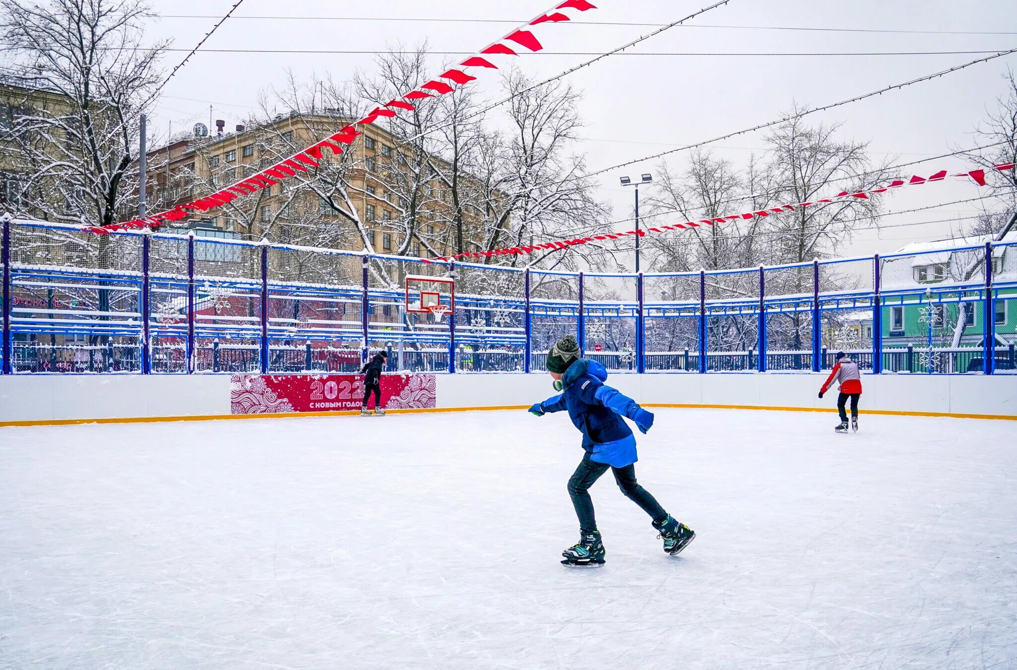 В каком городе каток. Таганский парк каток. Каток Фестивальная 4. Каток на чистых прудах 2022. Центр спорта Московский каток.