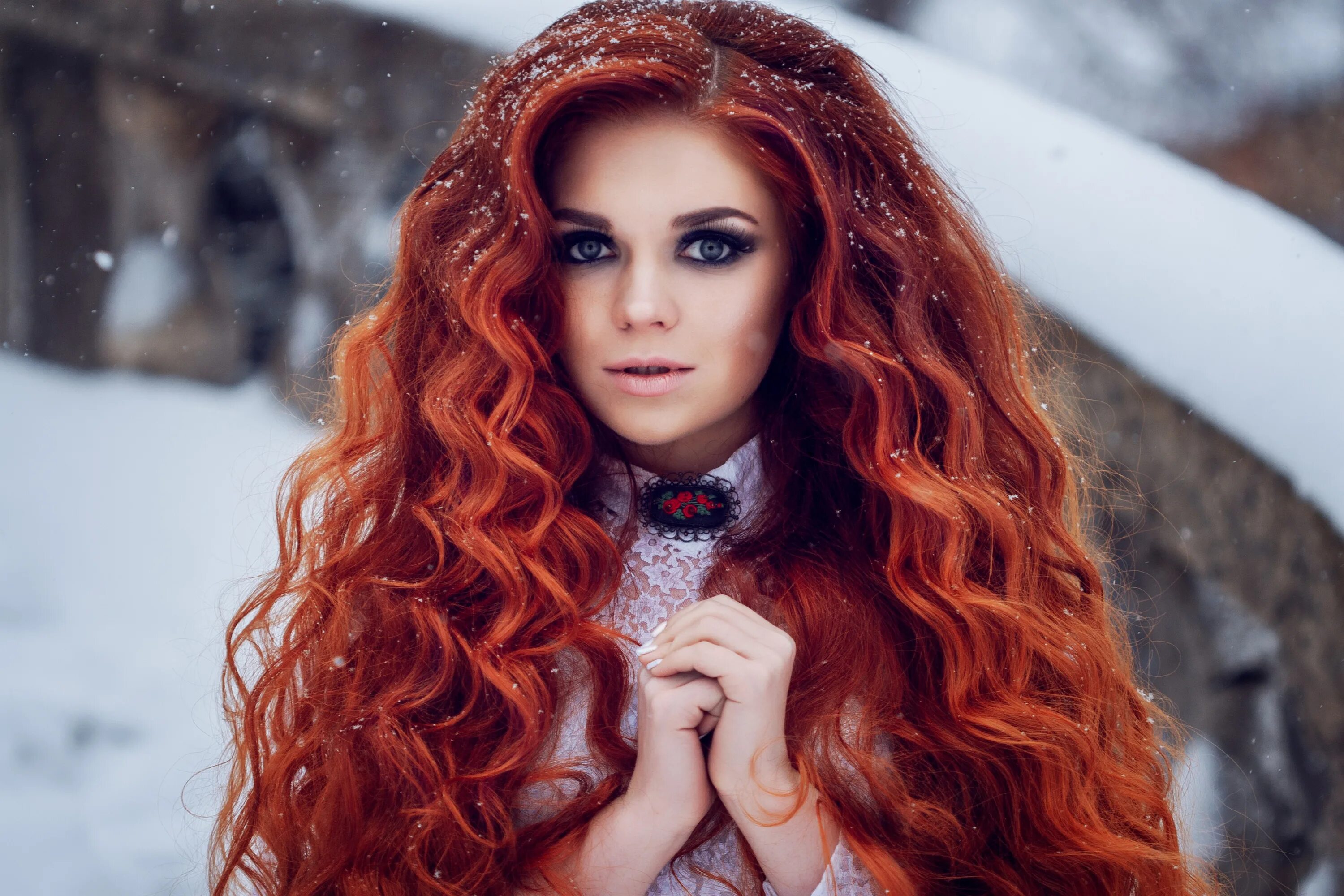 Redhead red. Рыжеволосая Катрин кюн. Эстель огненно рыжий.