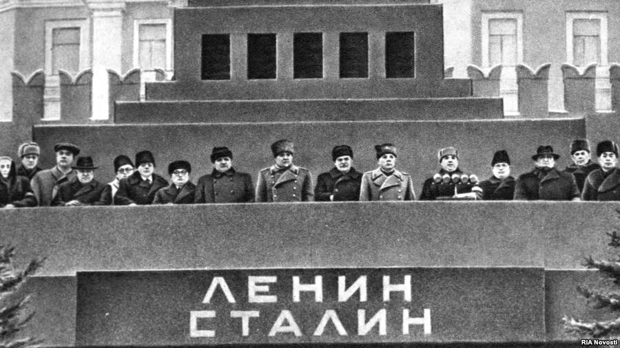 союз журналистов ссср. 1 октября 1961. мавзолей ленина и сталина фото. 1 октября 1961. мавзолей ленина сталина 1953.