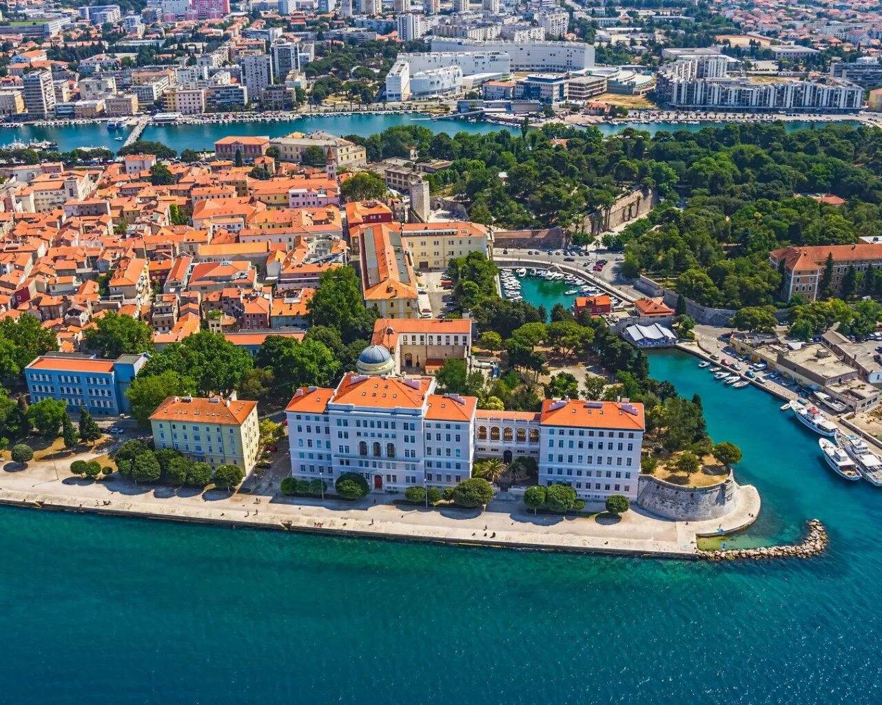 Леград. Задар Хорватия. Город Хорватия Zadar. Бутомир Хорватия. Zadar Хорватия море.