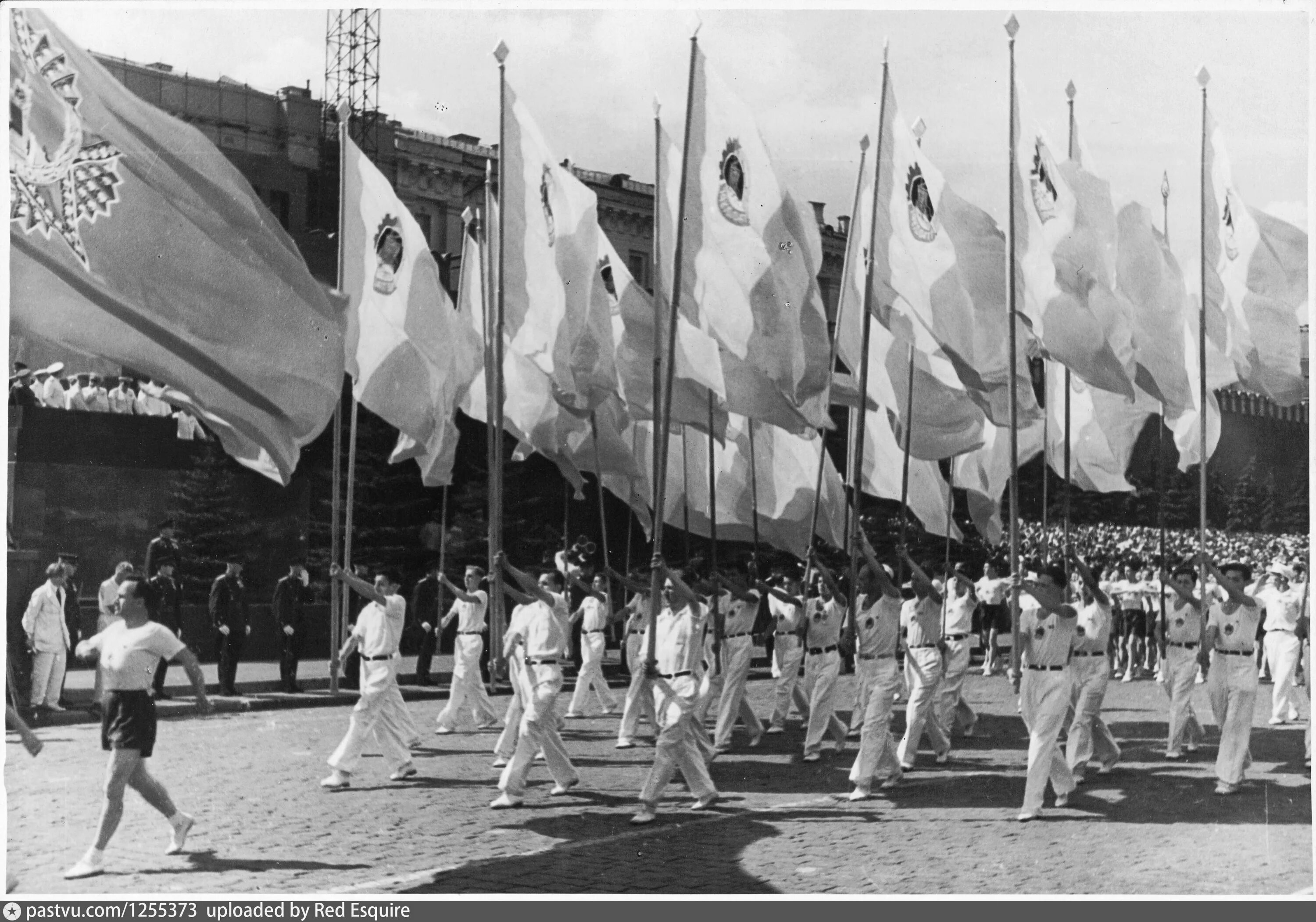 Если xx век это торжество физики. Всесоюзный парад физкультурников 1945. Парад физкультурников на красной площади 1945. Парад физкультурников 12 августа 1945. Парад физкультурников 1931.