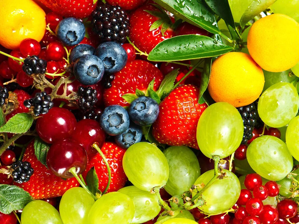 Сочные и вкусные ягоды это. Лето фрукты. Фрукты и ягоды. Овощи, фрукты, ягоды. Сочные фрукты.