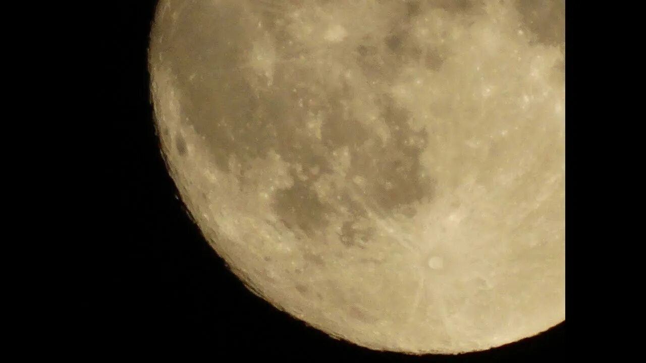 Saturn 200. Луна 200 крат. юпитер в телескоп 200 крат. сатурн 200 крат. сатурн в увеличении 200 крат.
