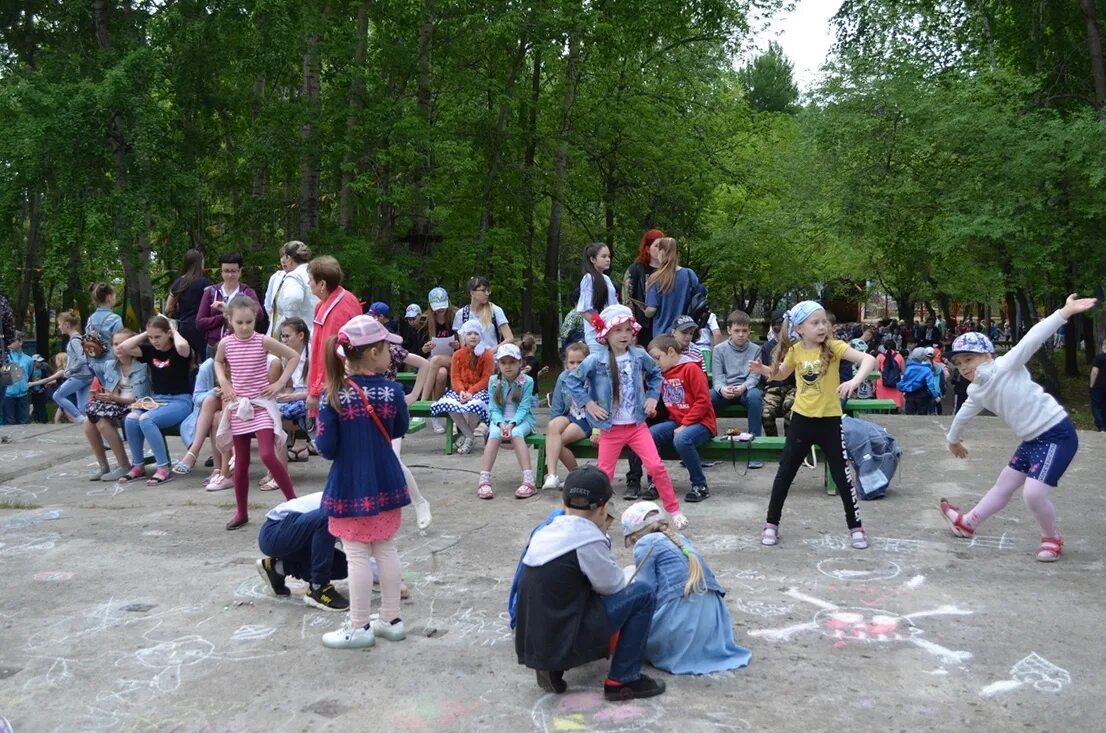 Дети инвалиды в лагере. Лето лагерь. Спортивные мероприятия в лагере. Лагерь детский Комсомольск на Амуре. День россии в лагере мероприятия