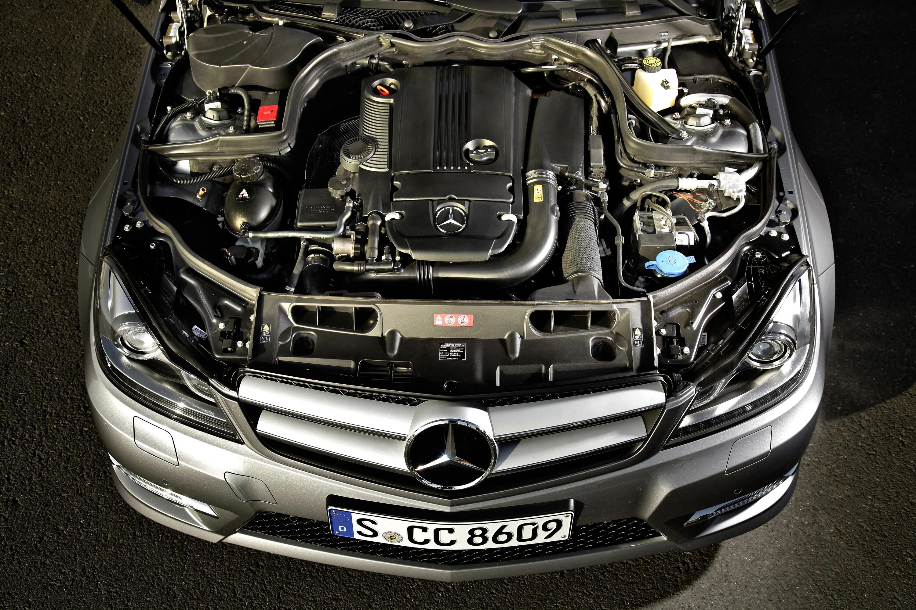 Mercedes c class Coupe c204. Mercedes Benz w204 c180 двигатель. Мотор Мерседес c250. Мерседес Бенц с класс 2007 мотор.