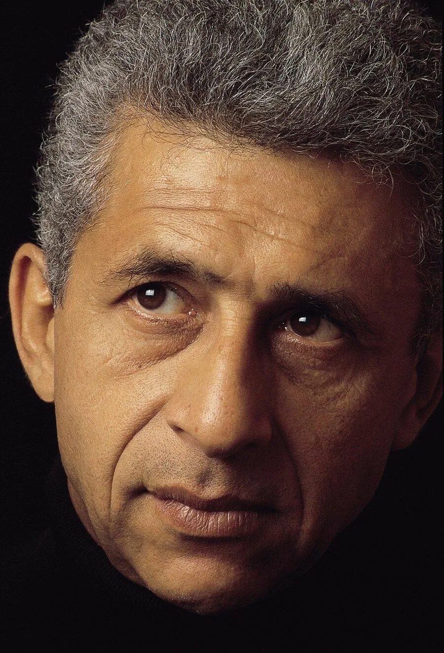 Naseeruddin shah 2000. Насируддин шах. Насируддин шах в молодости. Насируддин шах лев новоженов. Насируддин шах в молодости.