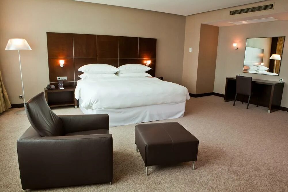 Отель в аэропорту баку. Отель шератон баку. баку отель sheraton baku. fly inn baku hotel. отели в баку 5 звезд.