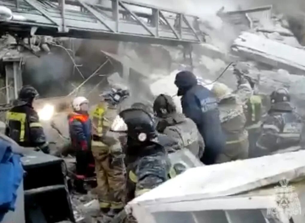 Взрыв газа. Взрыв газа в Новосибирске список погибших. Число жертв взрыва дома в Новосибирске увеличилось до десяти.