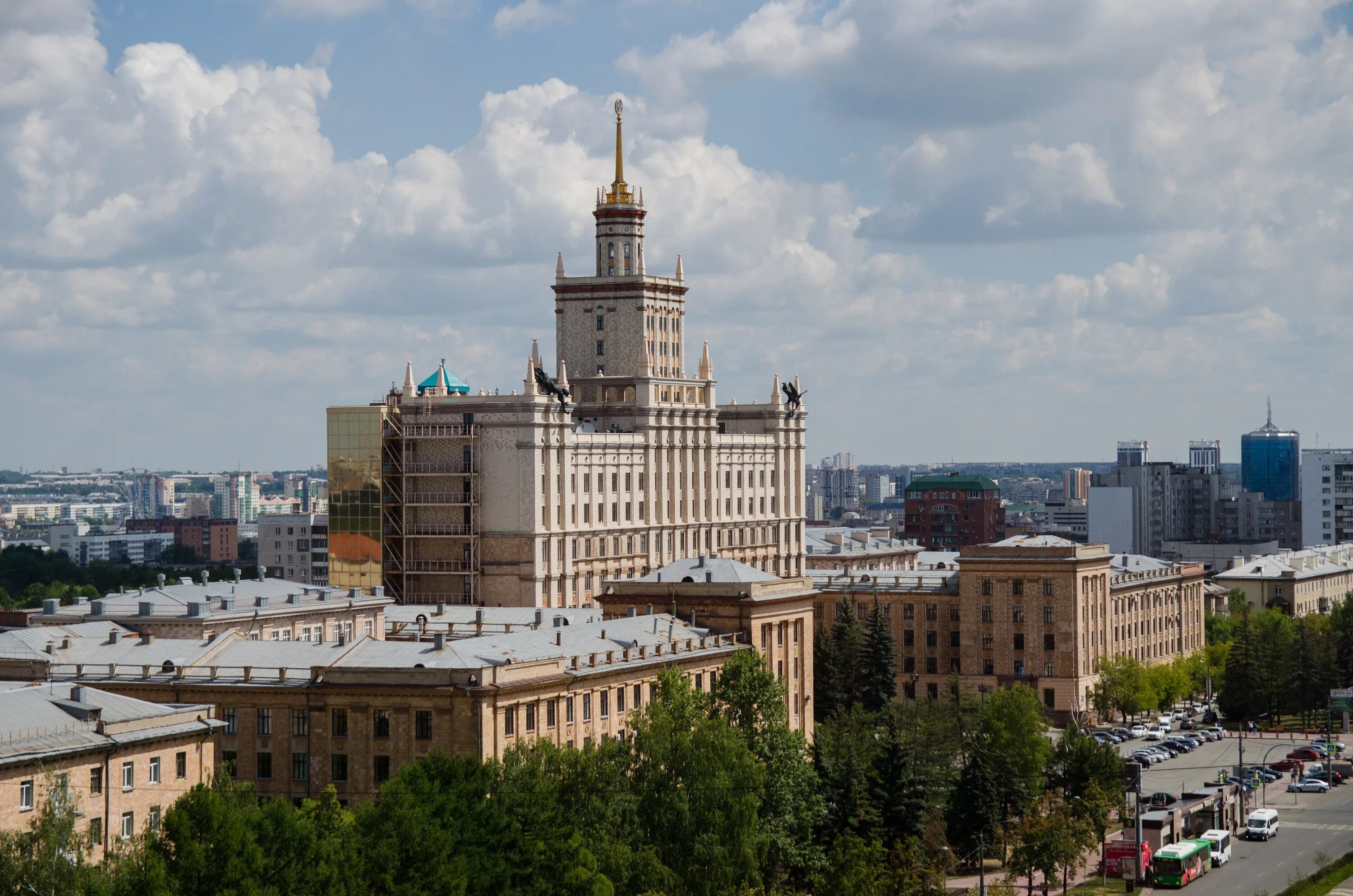 Южно уральский национальный исследовательский университет. Южно-Уральский государственный университет Челябинск. ЮУРГГПУ Челябинск университет. Главный корпус ЮУРГУ В Челябинске. Здание ЮУРГУ Челябинск.