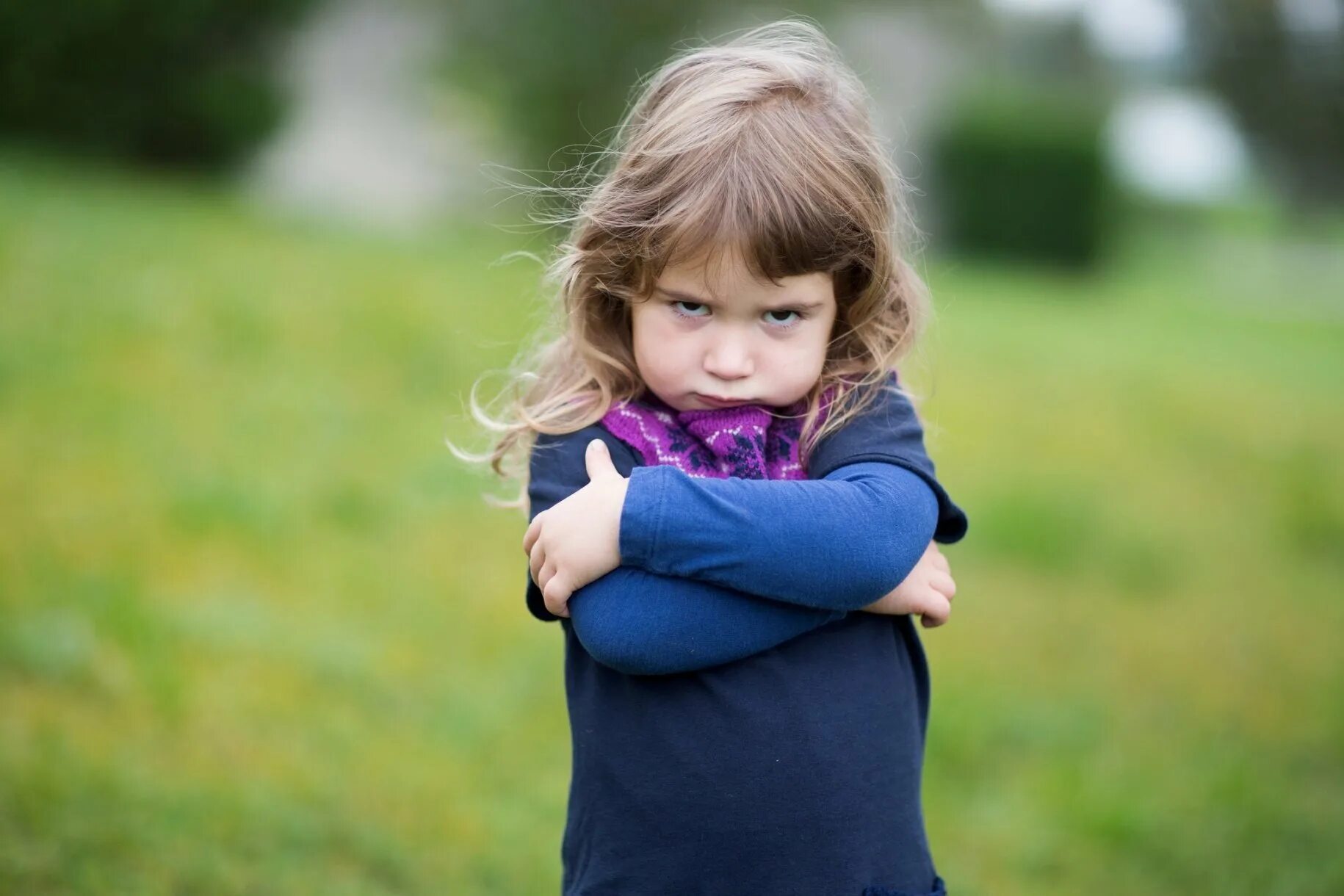 Emotion children. Ребенок. Чувства ребенка. Ребенок обиделся. Обиженная девочка.