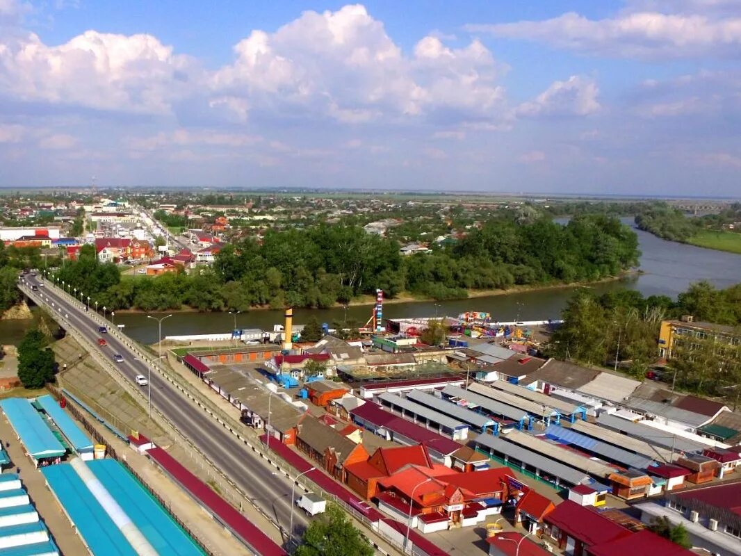 Славянский район краснодарский край участок. Славянск на Кубани. Славянск-на-Кубани Краснодарский край Северный парк. Город Славянск на Кубани. Славянск на Кубани центр города.