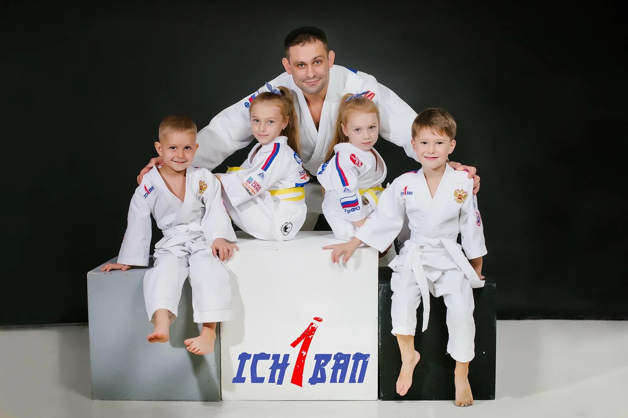 Judo club. Название клубов по дзюдо. Клуб дзюдо справедливость 4. Дзюдо девушки. Клуб дзюдо справедливость 4.
