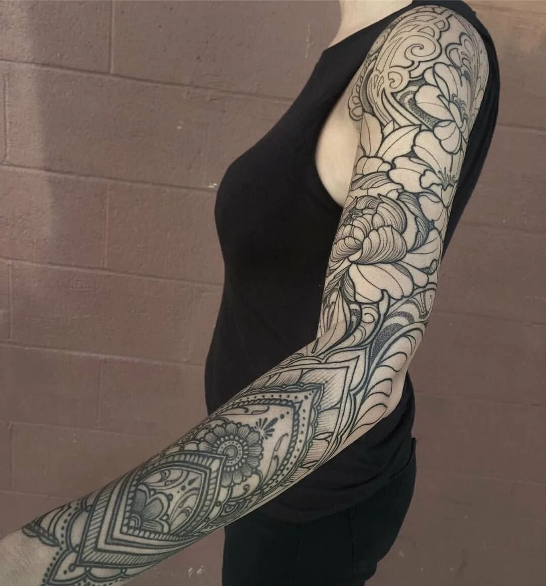 блэкворк предплечье скандинавия. рукав женский. рукав s. цветной рукав. тату полурукав олд скул.