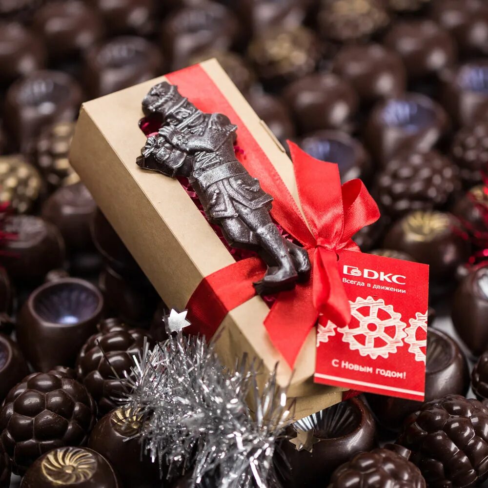 Шоколад в подарок. Шоколадные фигурки. Шоколадные подарки. Шоколадные сувениры.